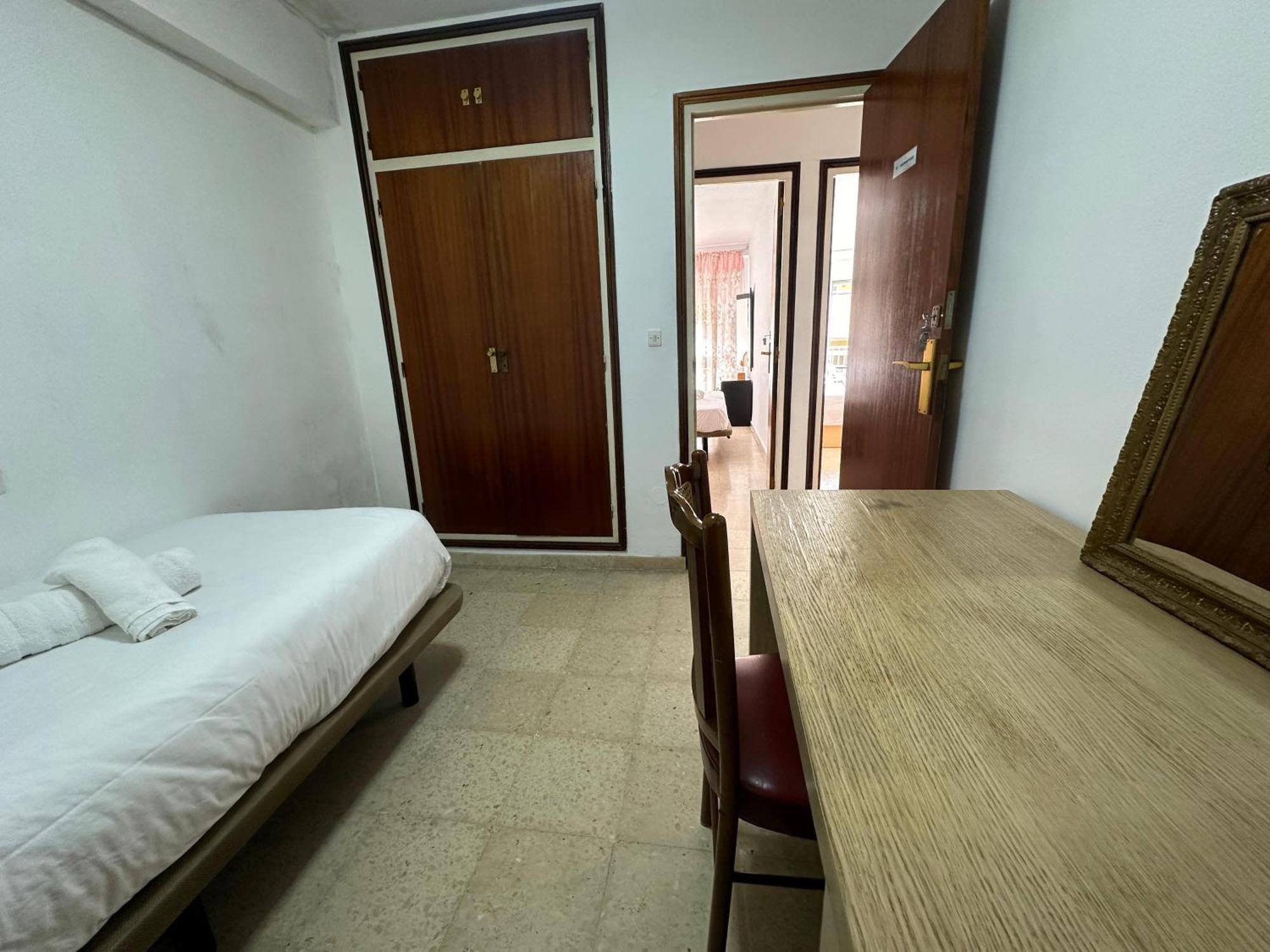 Quarto em Acomodações Particulares Habitación Individual En La Victoria *